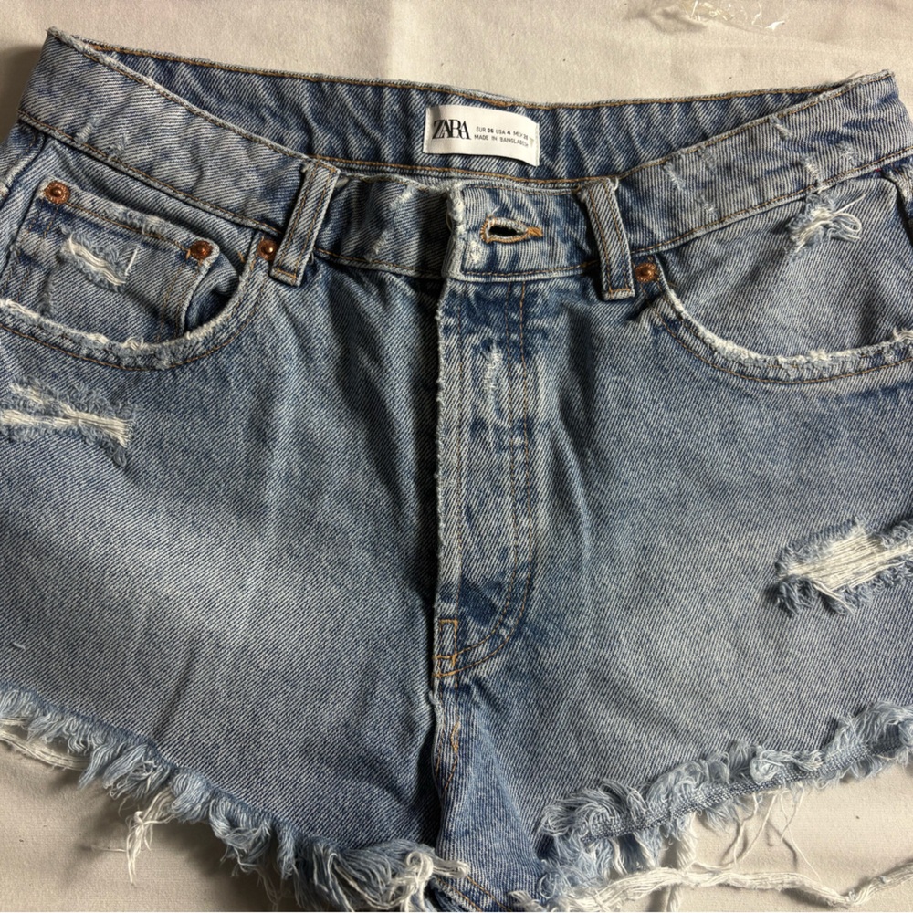 Zara Women's Light Blue Distressed Jean Shorts